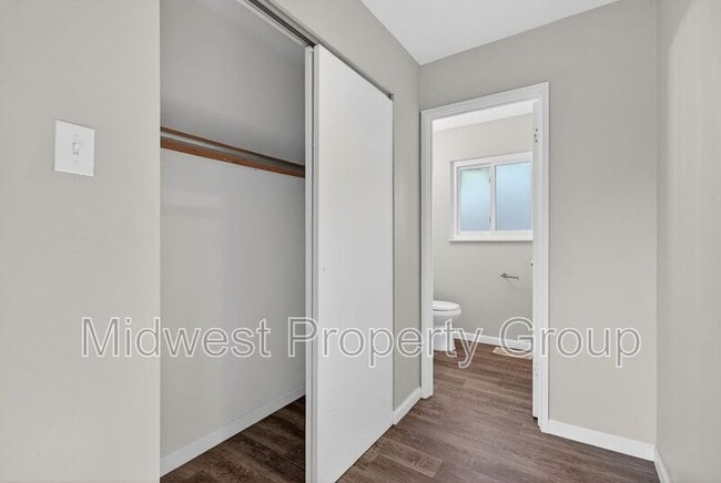 Building Photo - 1165 Derhake Rd