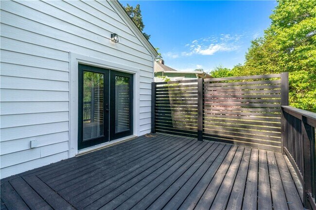 Building Photo - 1035 Astor Ave SW