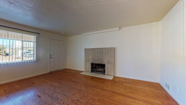 Building Photo - 6112 Zimmerman Ave NE