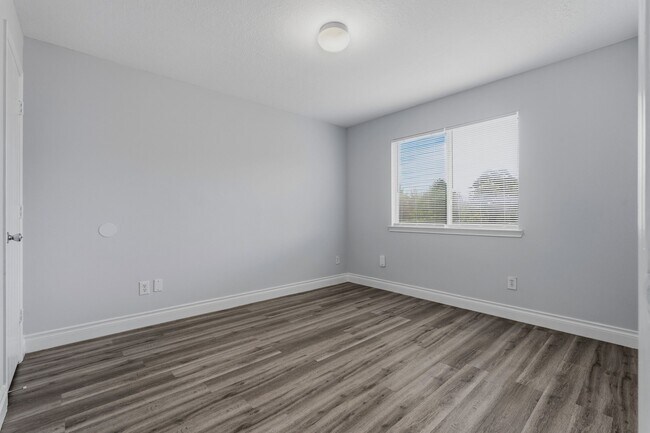 Building Photo - 1427 Hade Falls Ln