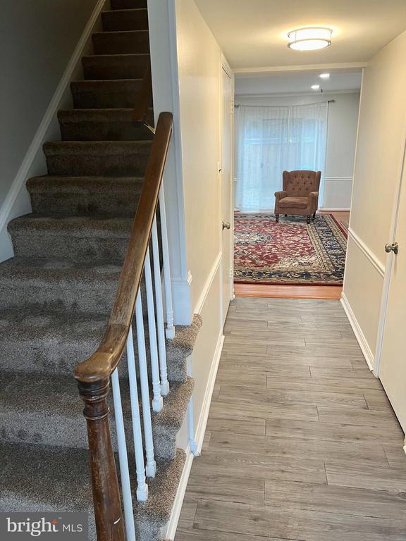 Building Photo - 11 Fenceline Dr