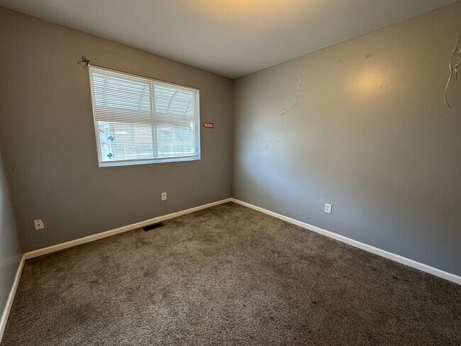Building Photo - 8716 Timken Ave