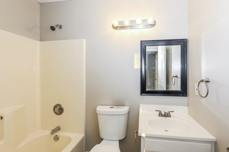 Building Photo - 3467 Meadowland Pl SW