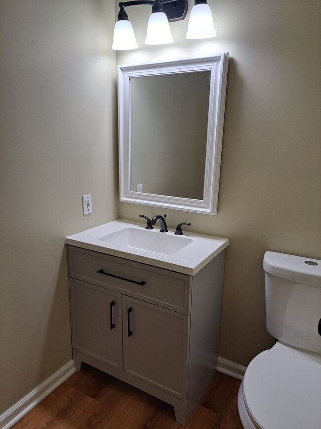 Building Photo - 3 bed/3 bath