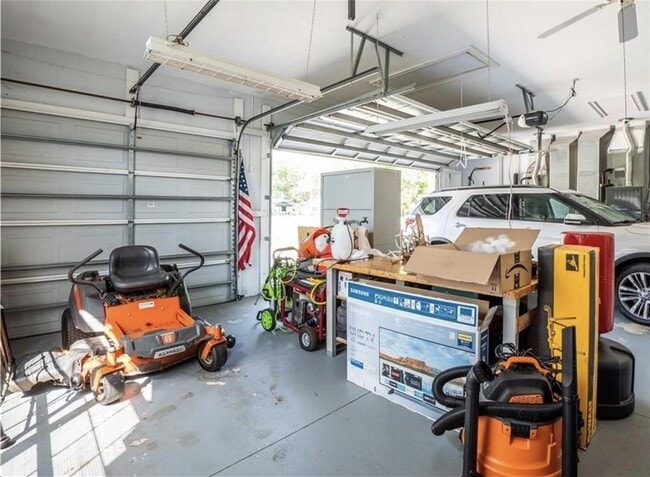 Building Photo - 4541 NW 76th Ct