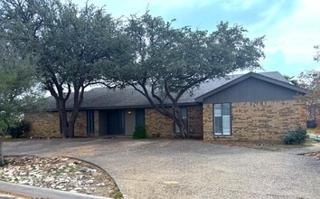 Building Photo - 2405 Stutz Pl