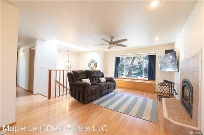 Building Photo - 4 br, 2.5 bath House - 4107 23rd Ave SW