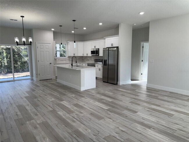 Building Photo - 7897 N Fieldstone Point