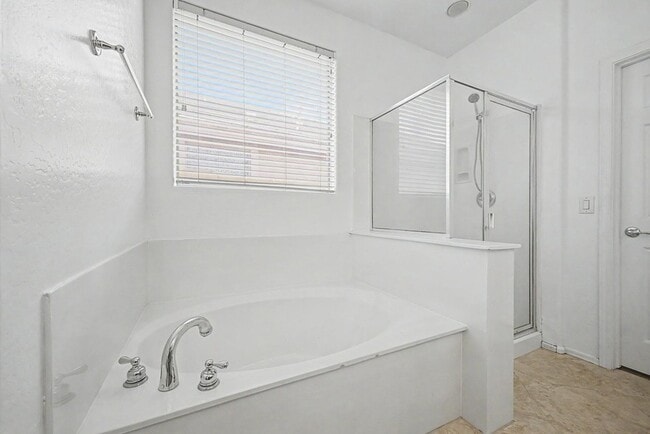 Building Photo - 15235 W Windward Ave