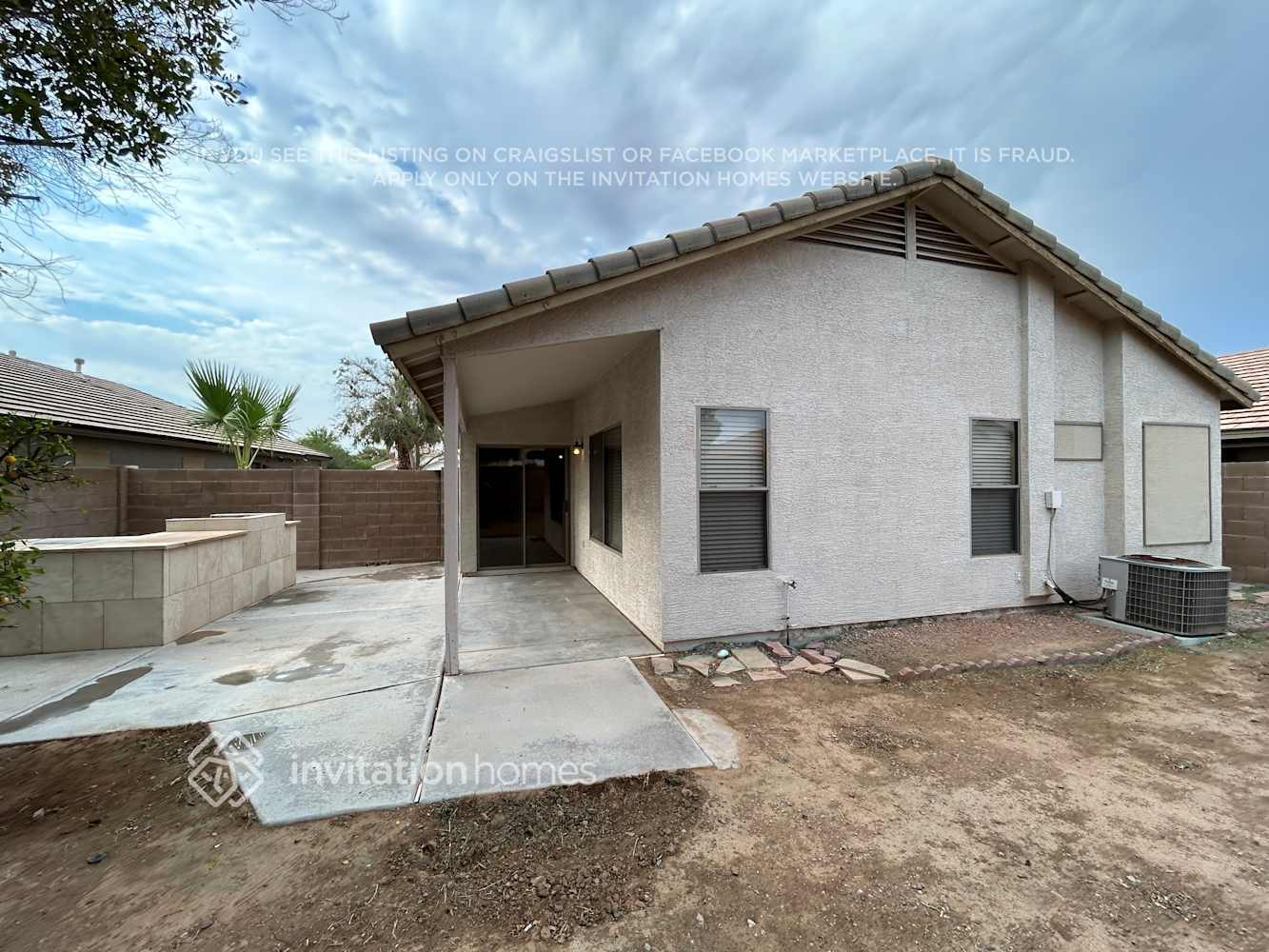 Building Photo - 16002 W Latham St