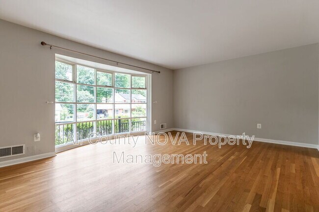 Building Photo - 4126 Lenox Dr