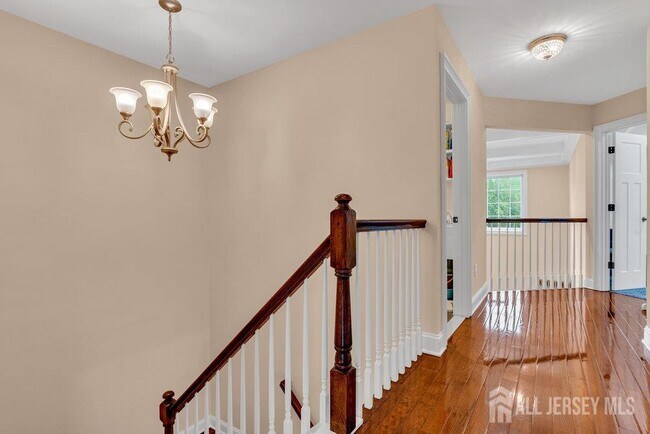 Building Photo - 47 McCormick Ave N