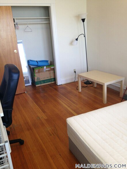 Building Photo - 17-19-19 Washington St S