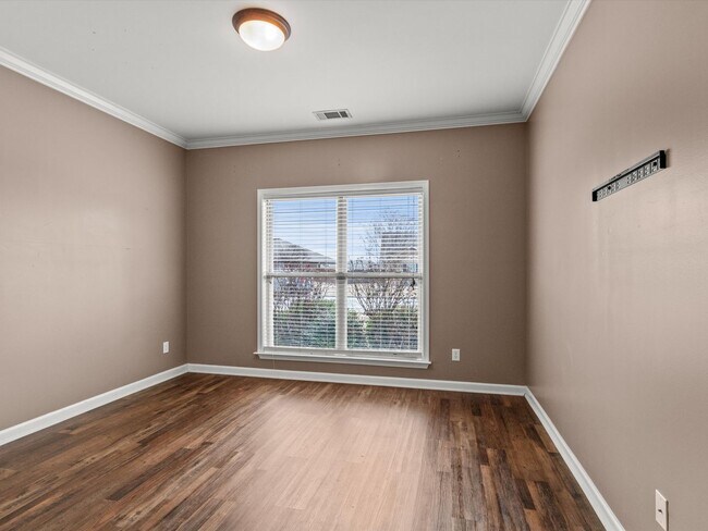 Building Photo - Beautiful Brick Home in Canebrake