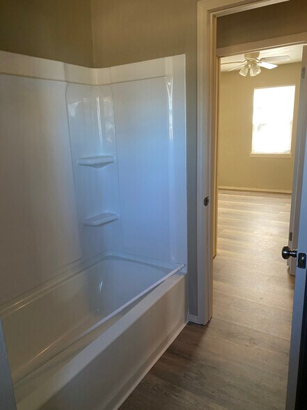 Building Photo - 3311 8th St