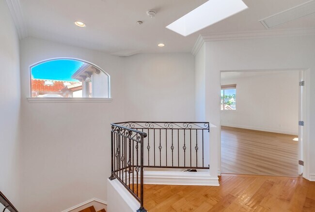 Building Photo - 1902 Marshallfield Ln