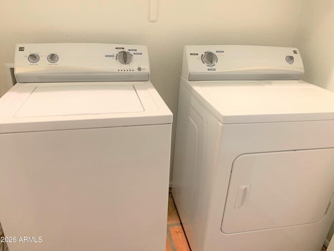 Building Photo - 4667 W Harrison St