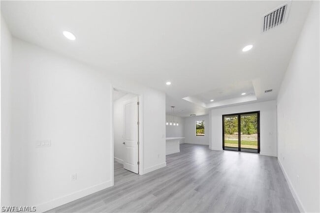 Building Photo - 714 Anaconda Ave S