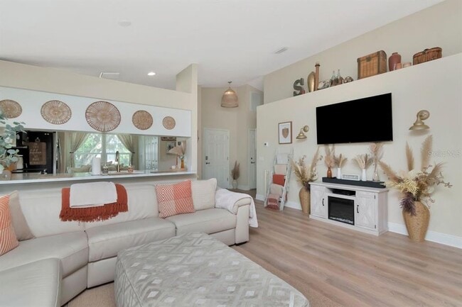 Building Photo - 5352 Cotee River Dr