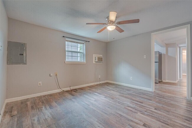 Building Photo - 4206 Walker St