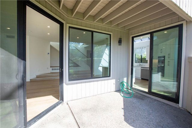 Building Photo - 7 Sweetwater