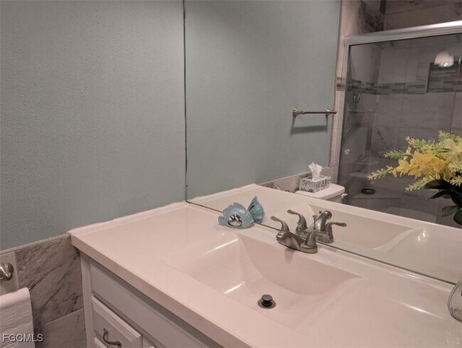 Building Photo - 4940 Vincennes St