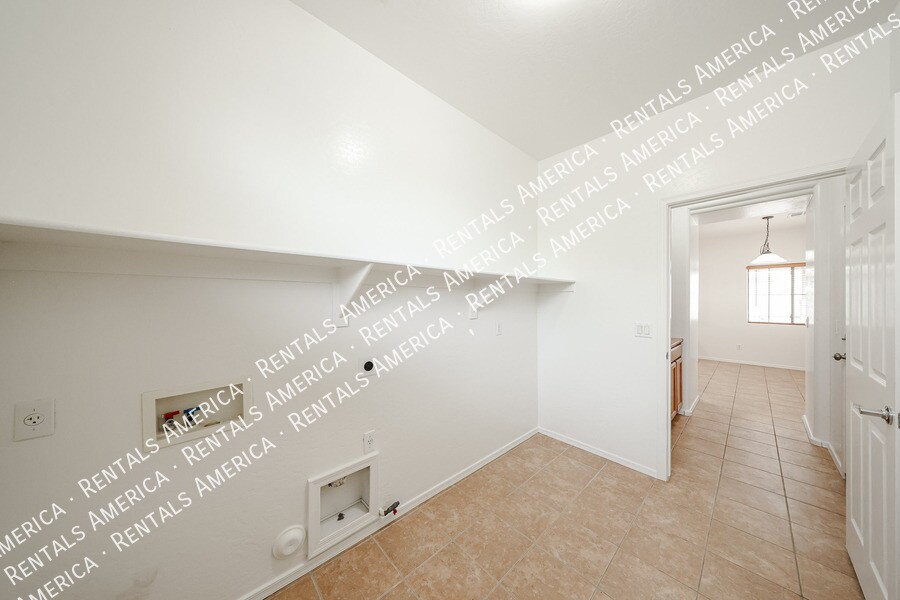 Building Photo - 19407 E Canary Way