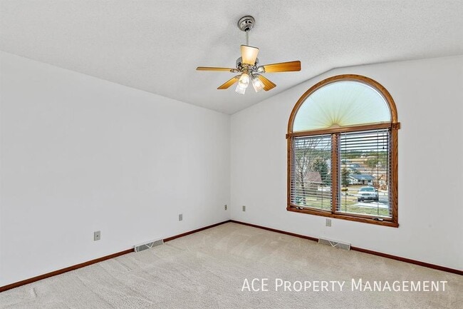 Building Photo - 5116 Stoney Creek Ct