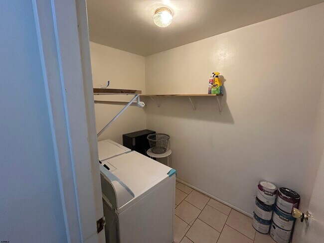 Building Photo - 2465 Arbor Ct