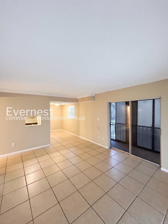 Building Photo - 5541 Bay Blvd