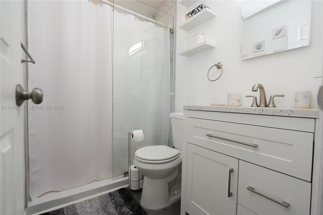 Building Photo - 742 Granada St