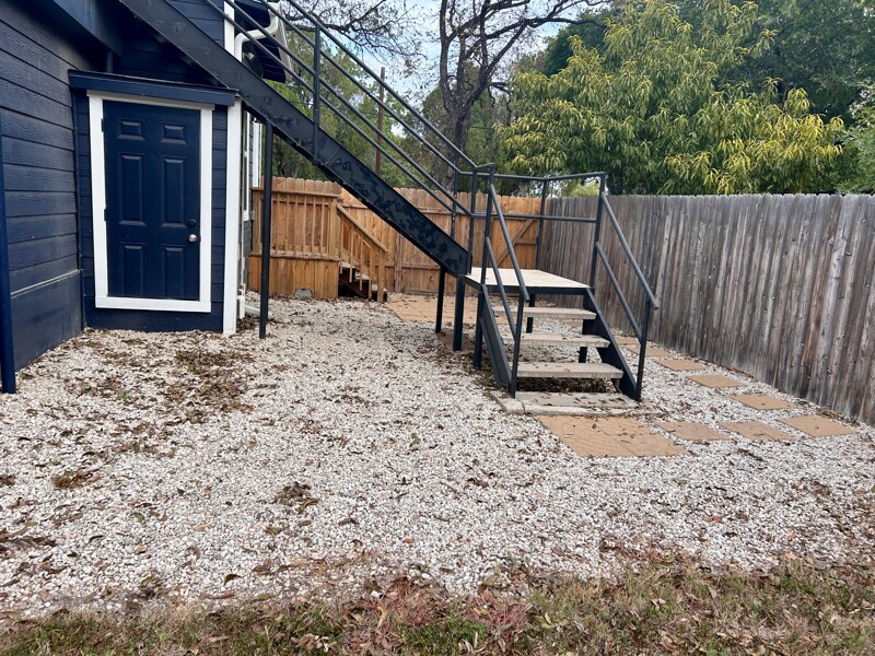 Building Photo - 502 Potomac St