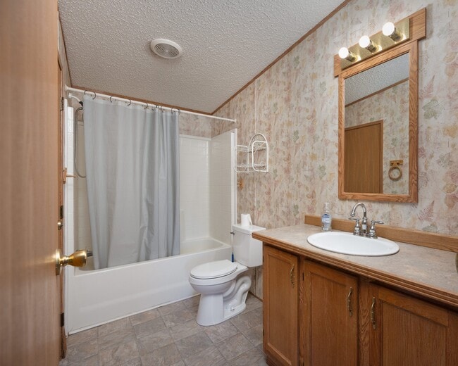 Building Photo - 415 Tracy Ann Dr