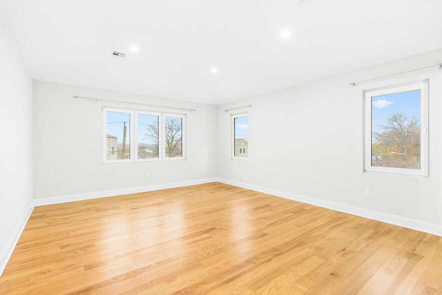 Building Photo - 71 Saint Marys Pl