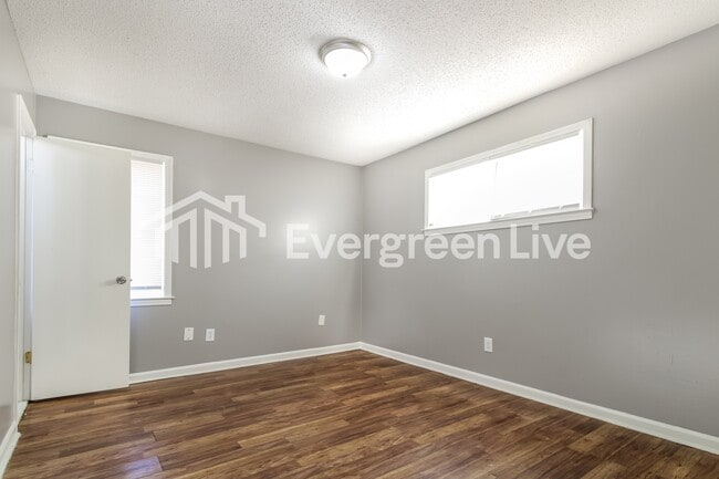 Building Photo - 5320 Plover Dr