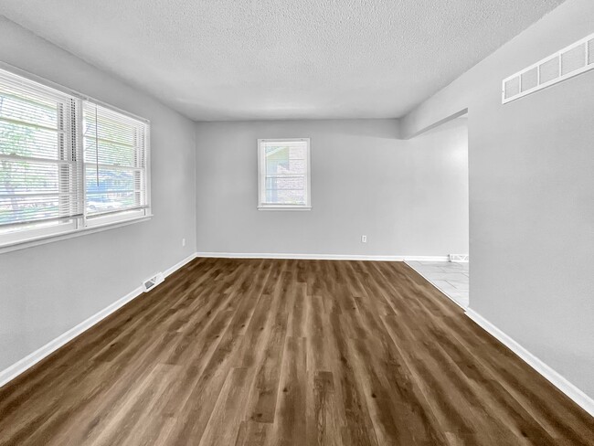Building Photo - 4 BR/2BA | Newly Renovated Single Family Home | 1-Car Covered Parking | Gated backyard |On quiet ...
