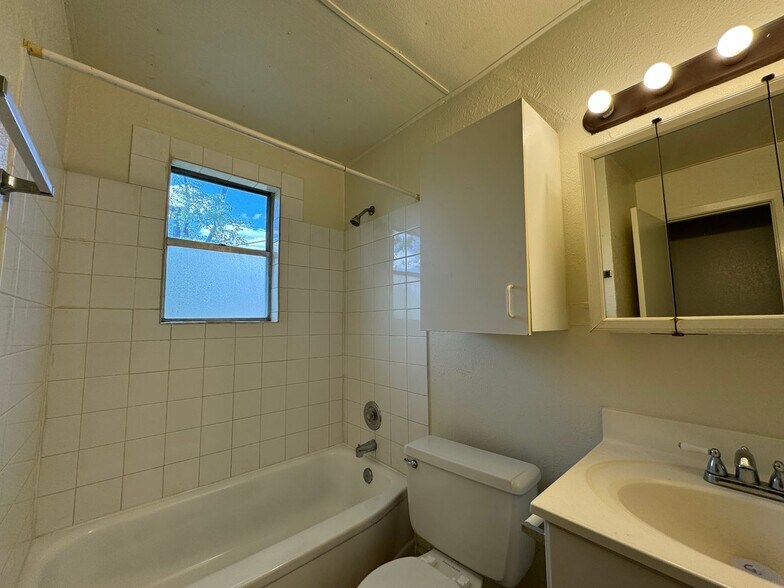 Building Photo - 1301 Franz Dr