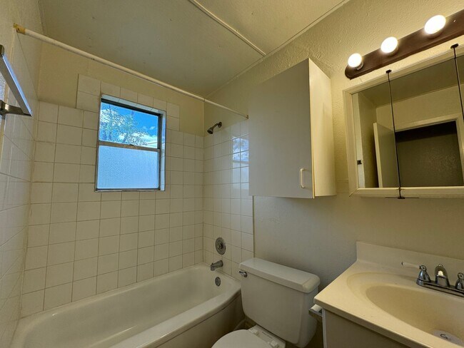Building Photo - 1301 Franz Dr
