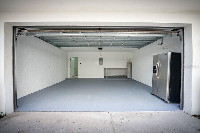 Building Photo - 120 Valmora Dr