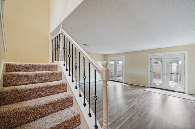 Building Photo - 5836 Sampley Way