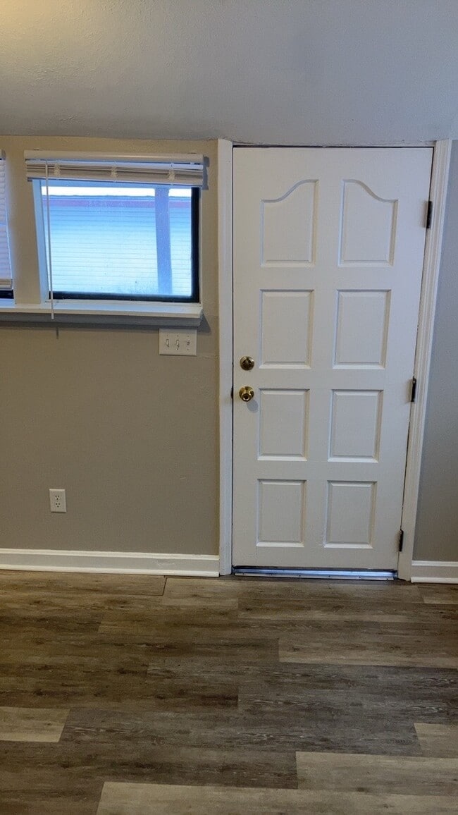 Building Photo - 1150 Creighton Ave