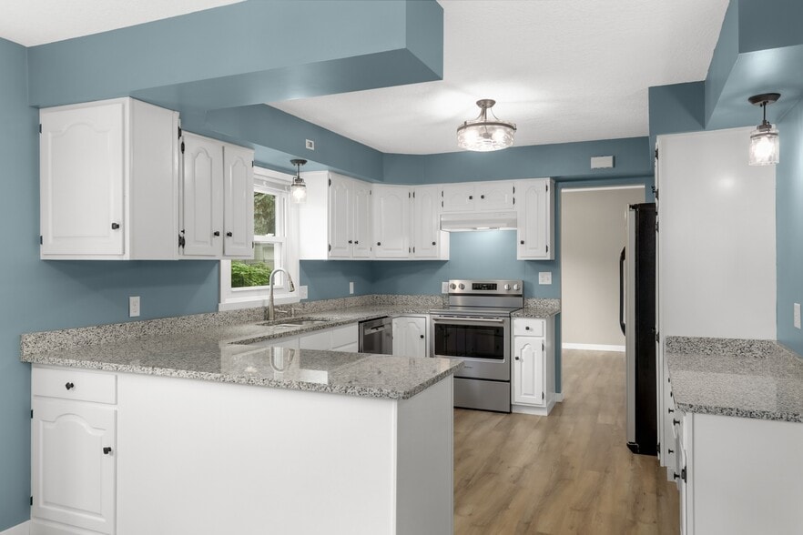 Kitchen - 2808 Aglen St