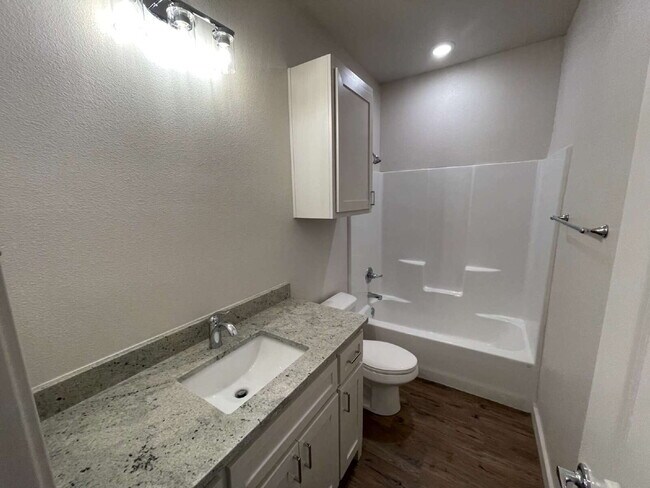 Building Photo - Luxurious Townhome Located In Abbey Glen - Cooper ISD