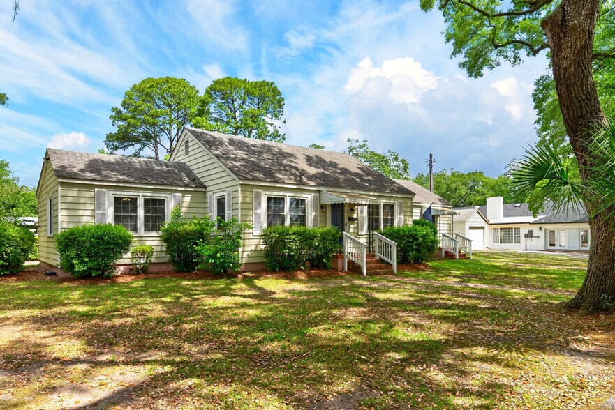Building Photo - 611 Marshview Ln