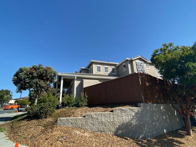 Building Photo - Mediterranean-style 4-bedroom in Seaside Highlands!