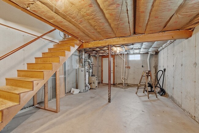 Building Photo - 31 Blossom St