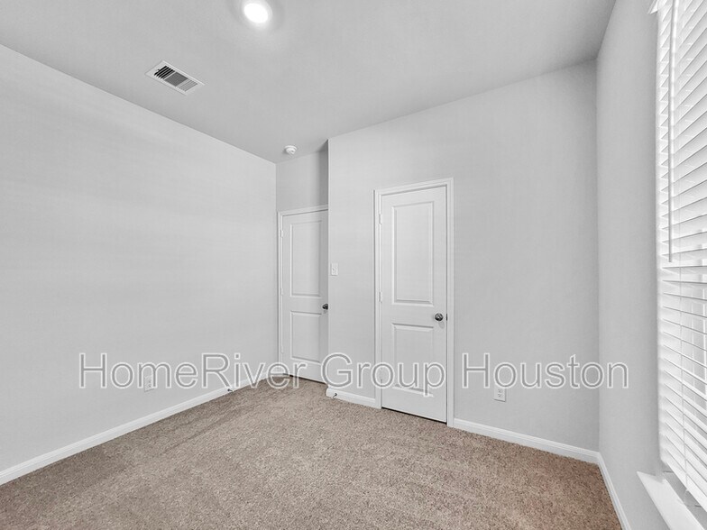 Building Photo - 8942 Ice Quartz Dr