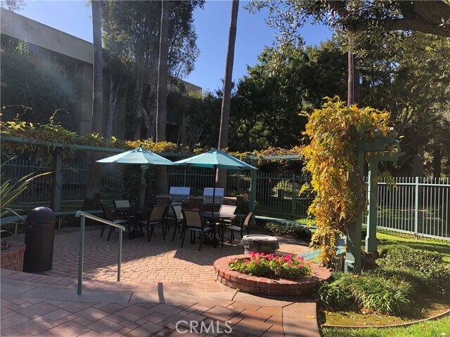Building Photo - 552 N Bellflower Blvd