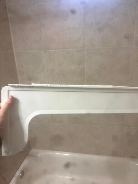 Building Photo - 402 NW 3rd Ave