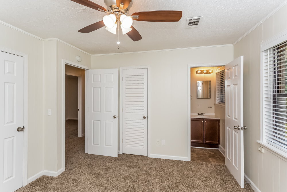 Building Photo - 5 Silverwood Dr